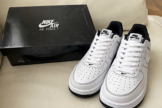 TEMUで購入したナイキ風エアフォース1スニーカーと箱